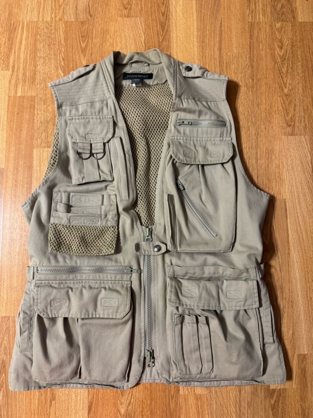 Vintage Banana Republic Safari Travel Fishing Vest Tan Khaki Mens Size Small